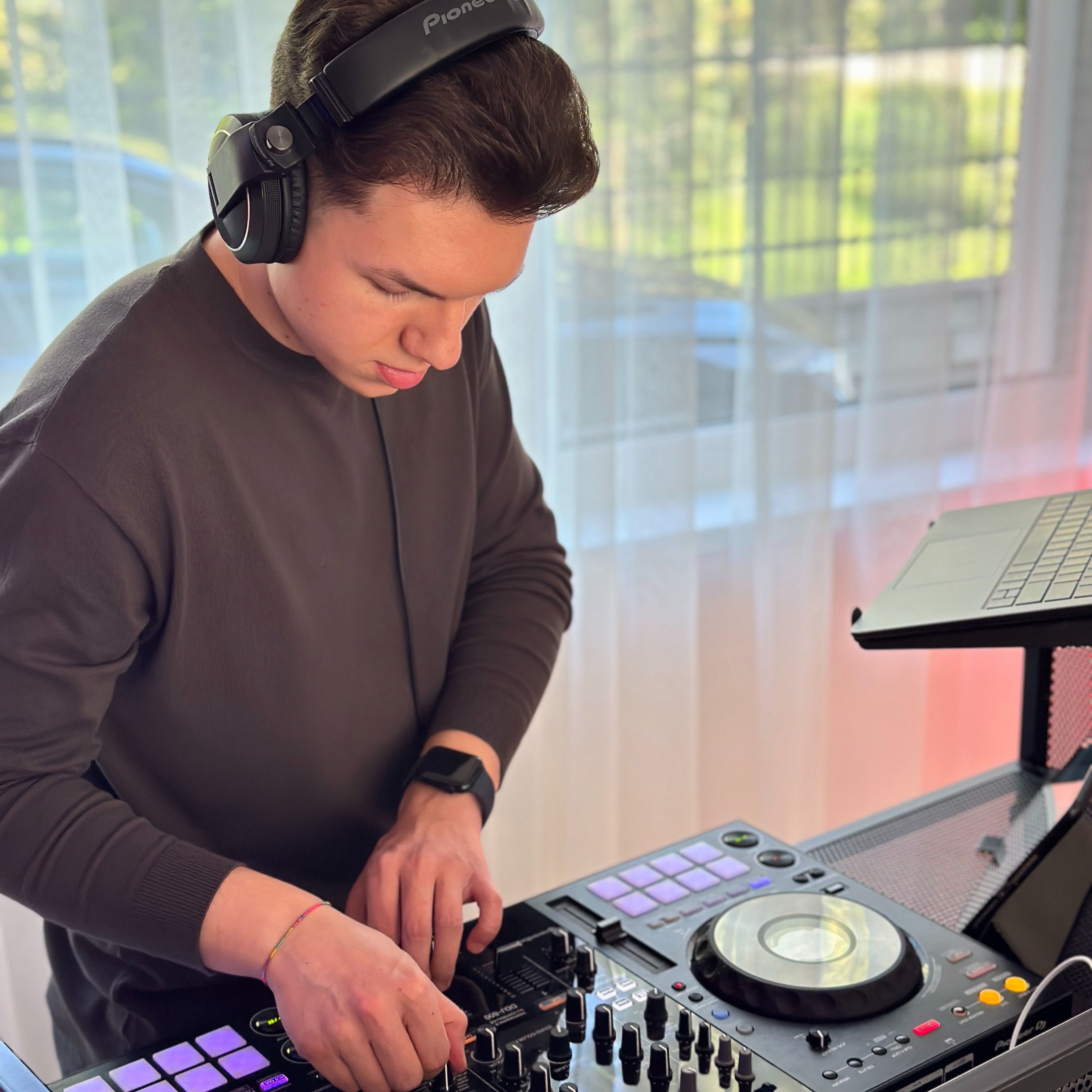Šventės 4YOU - DJ paslaugos, renginių įgarsinimas 5