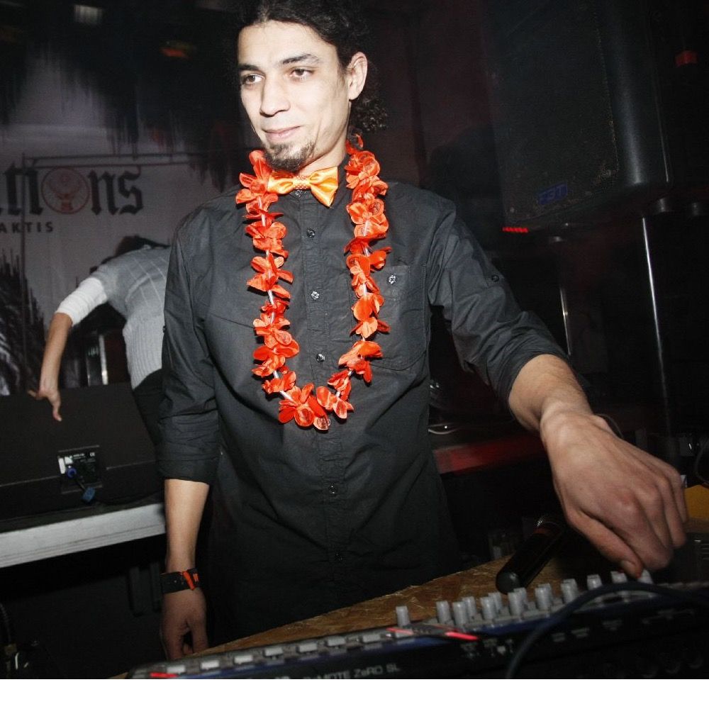 NO DJs (Viktoras Diawara) 3