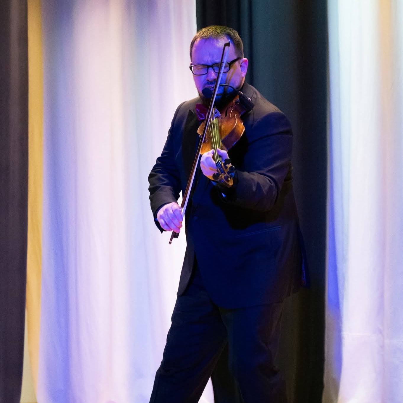 THE SWINGING VIOLINIST - dainuojantis smuikininkas 5