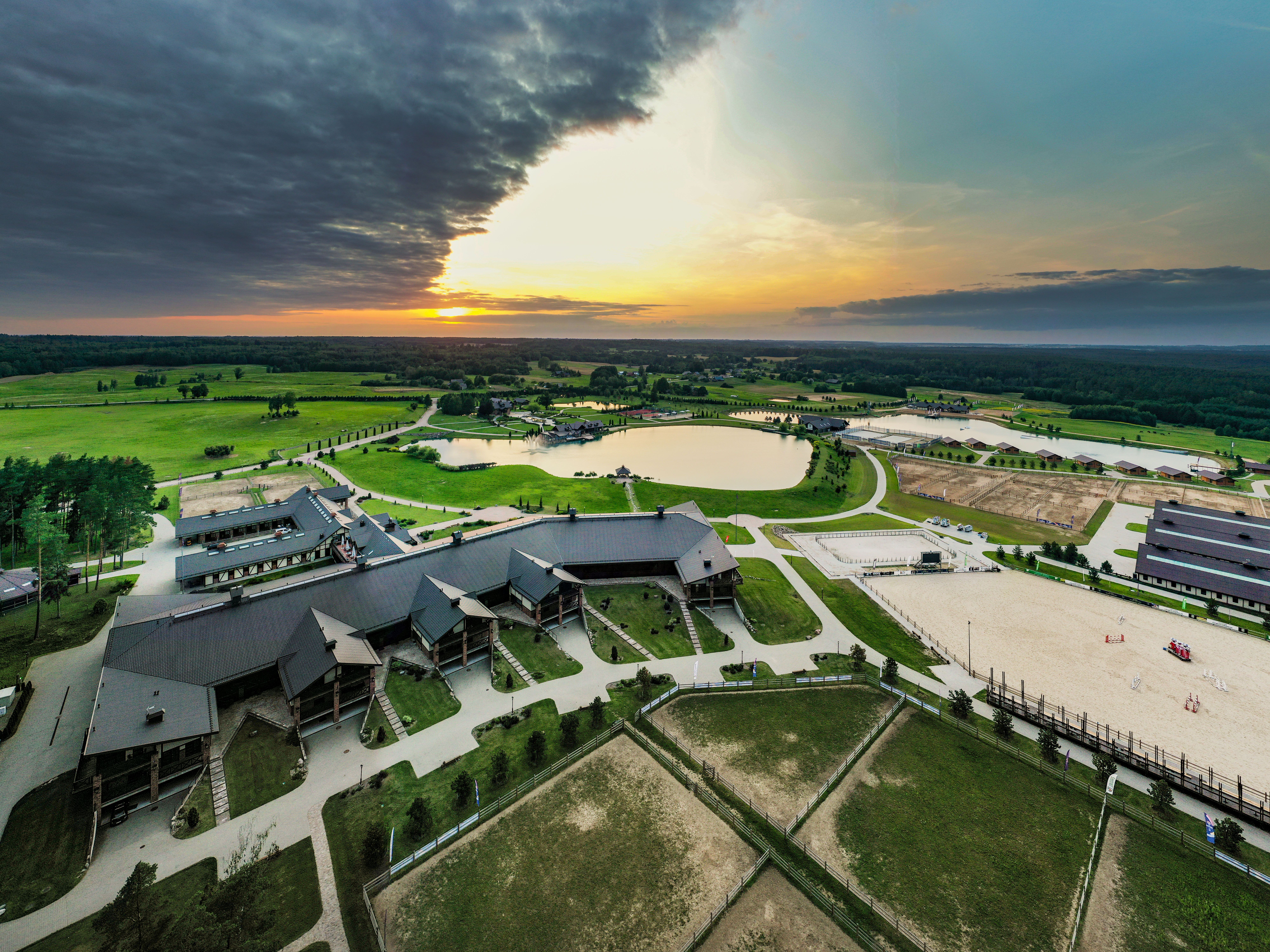 Royal Horse Resort 4